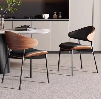 Conjunto de Cadeiras de Jantar em Couro Genuíno – Design Moderno em Nogueira Preta