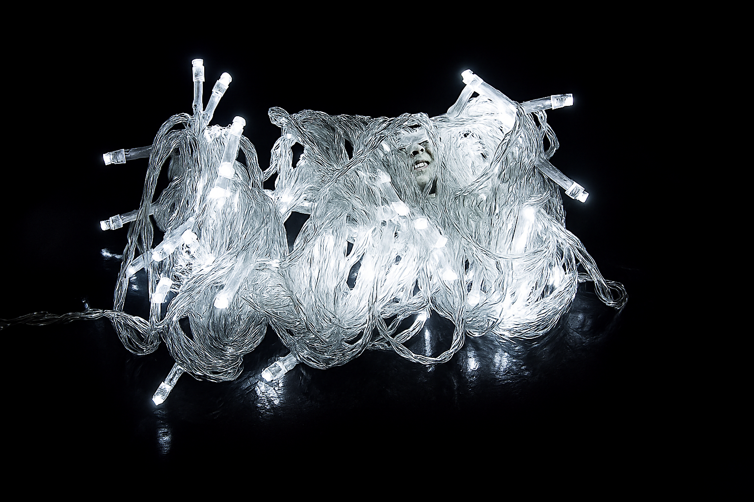 Cortina LED Cachoeira 3m 105LED – Natal, Jardim e Eventos Externos